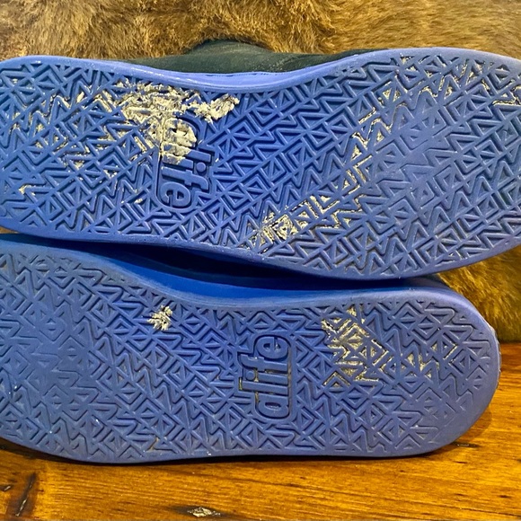 Alife black suede, blue soled shoes - Picture 8 of 8